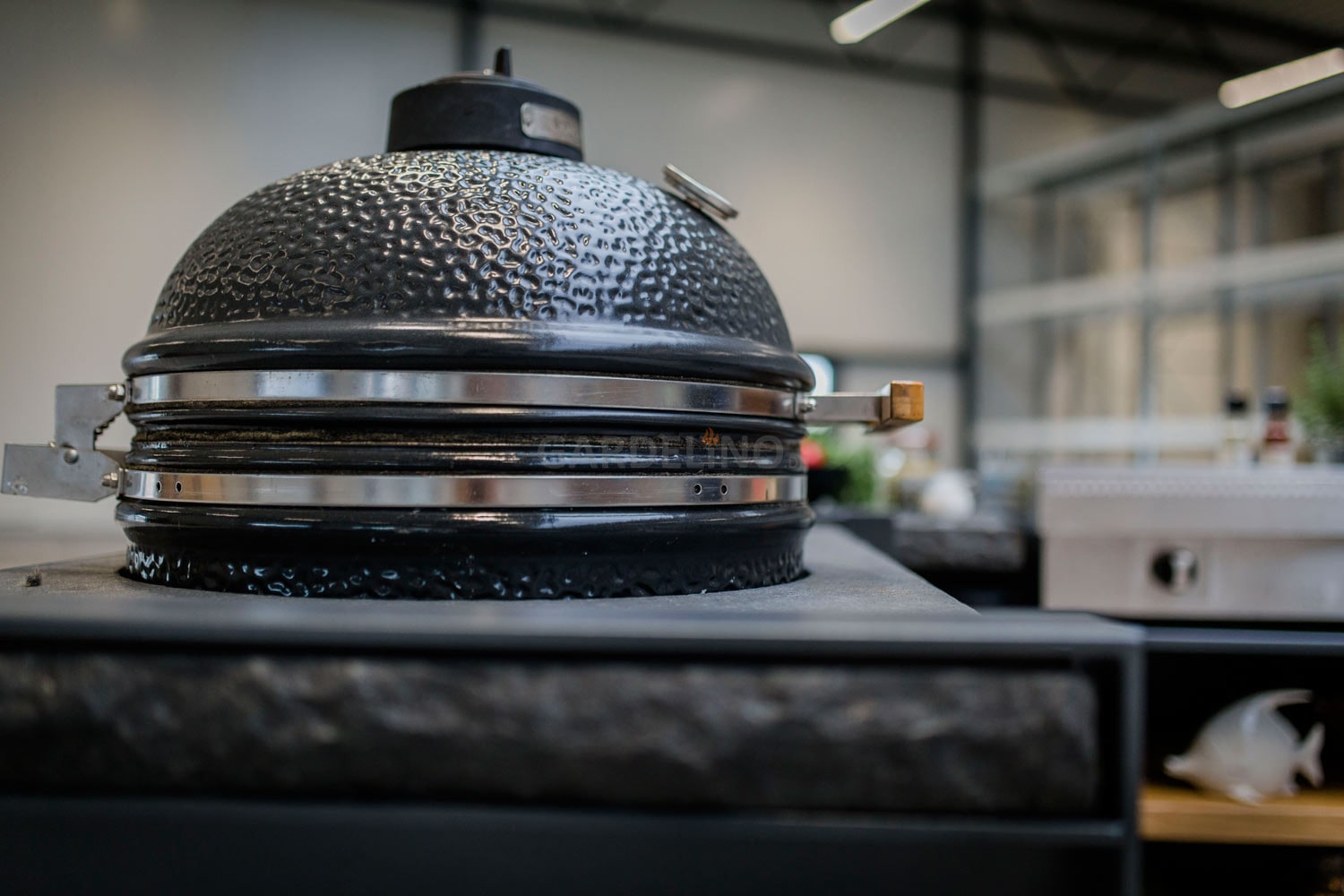 Kamadogrill in Oehler Outdoorkitchen integriert
