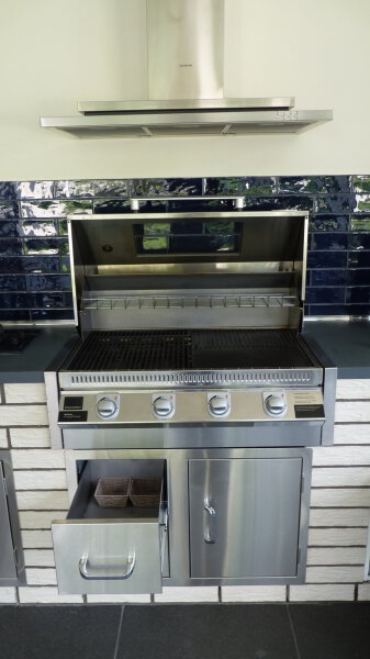 Uberdachte Grillkuche Mit Beefeater Grill