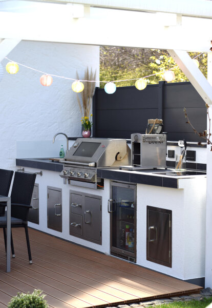 Moderne Outdoor Küche mit BeefEater