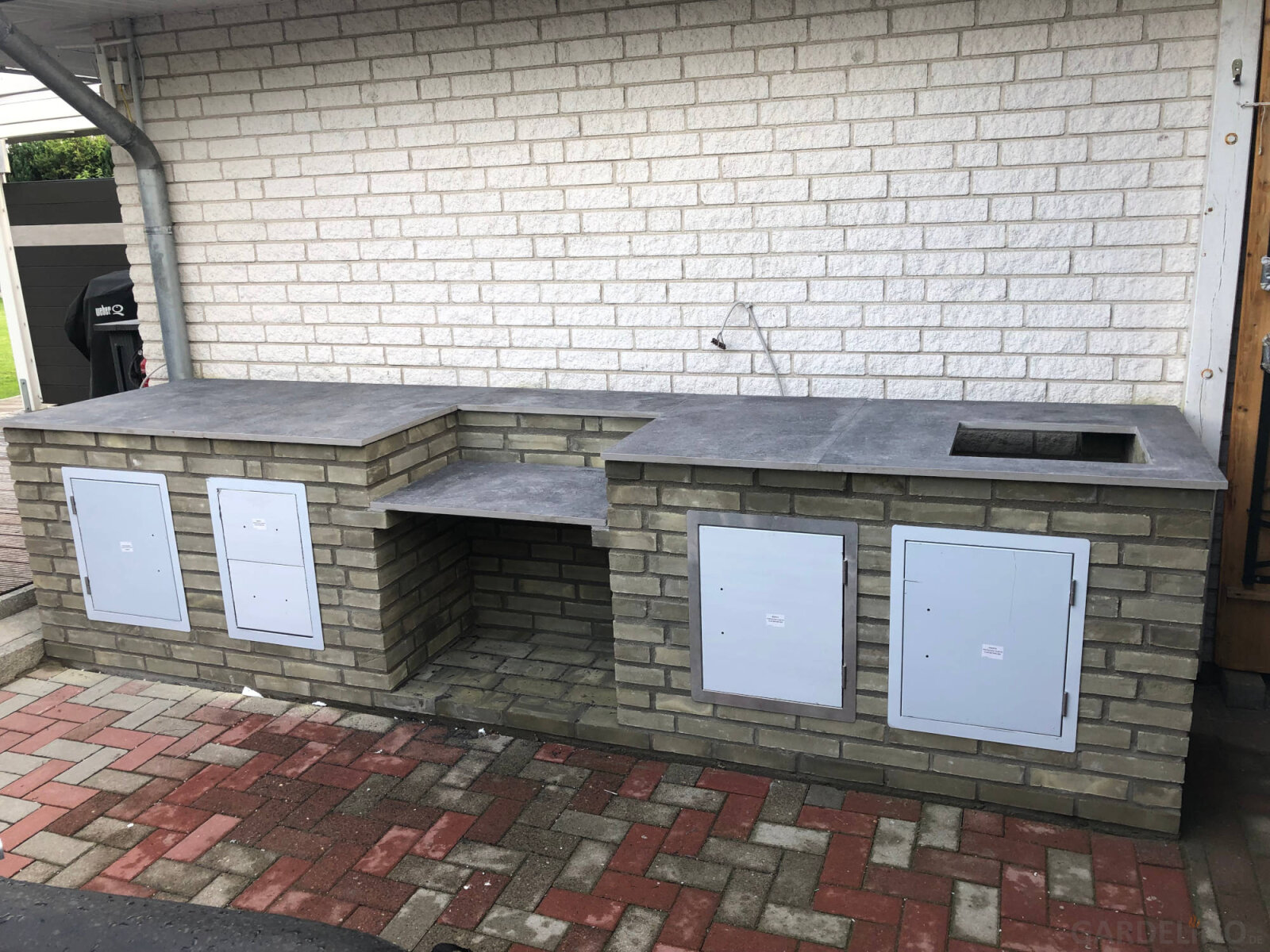 Outdoor Küche aus Backsteinen