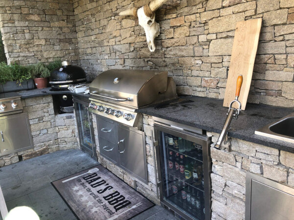 Außenküche mit Bull BBQ Grill