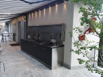 Outdoor Küche mit mediterranem Plancha Grill