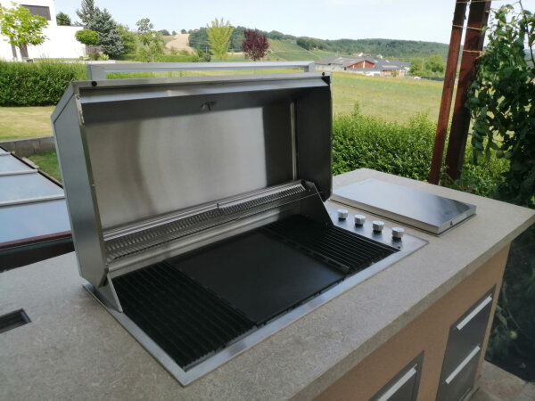 Outdoor Küche mit BeefEater Proline Grill