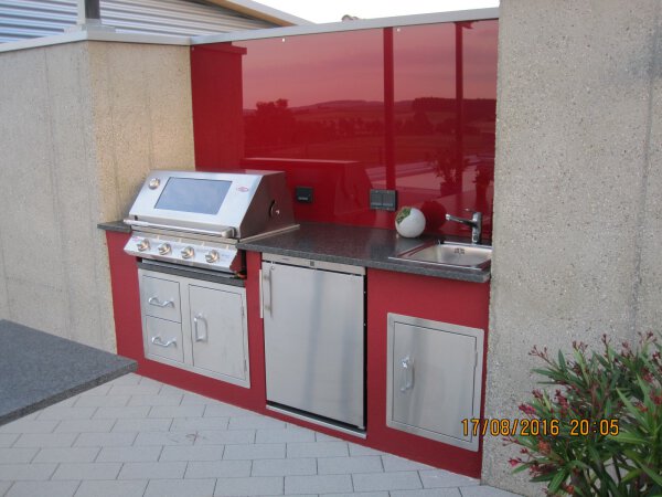 Komplette BeefEater Außenküche in schickem Design