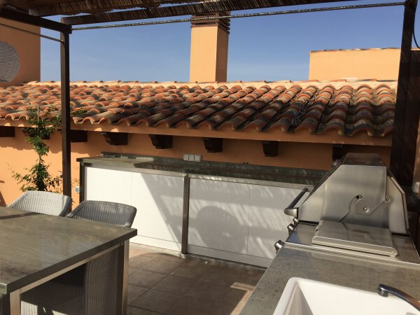 BeefEater Außenküche auf der Dachterrasse